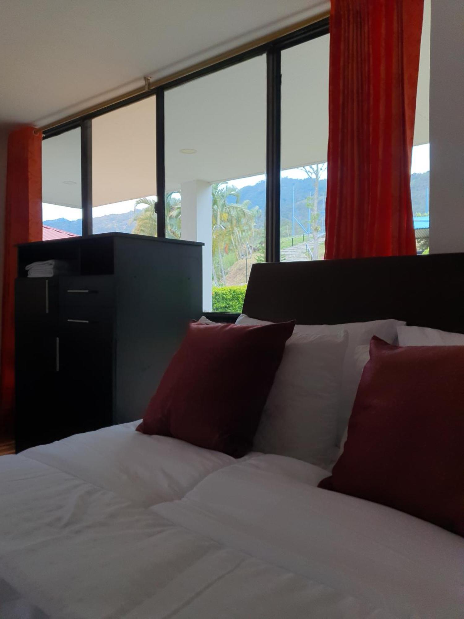 Hotel & Restaurante Campestre La Siria San Juan de Rioseco エクステリア 写真